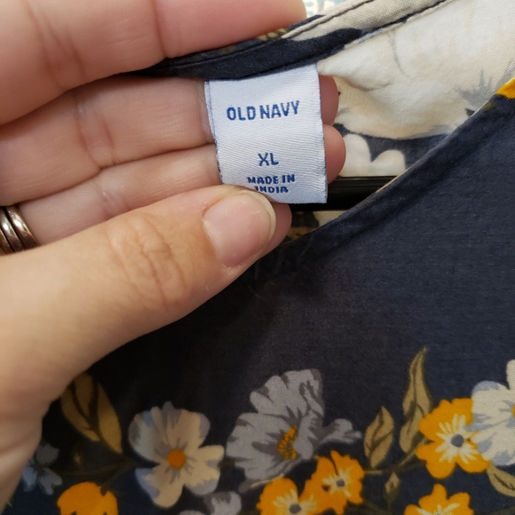 Dress - Picture 4 of 5